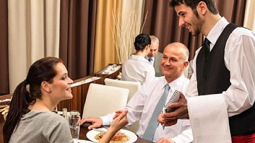 Restoranlardakı xidmətdən razısınız?