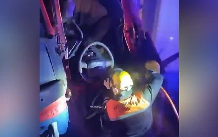 Водитель, попавший в аварию, был спасён таким образом -