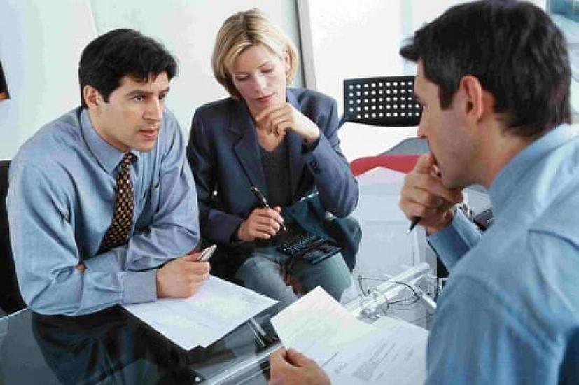 İşə qəbul edilən zaman sosial şəbəkə hesablarına baxmaq 