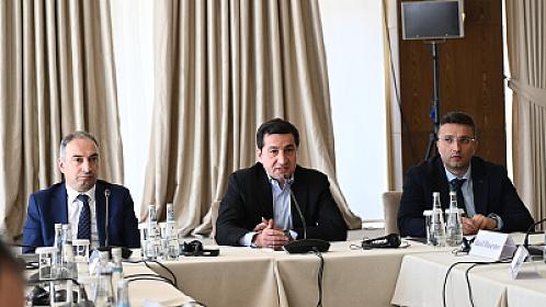 “Sülh Körpüsü” təşəbbüsünün iştirakçıları Hikmət Hacıyevlə 