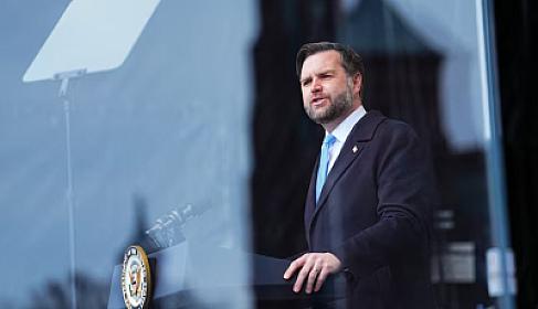 Vensin reytinqi düşdü -