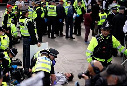 В Лондоне на акции задержали более 500 человек.