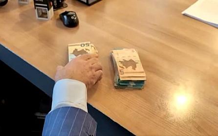 MN-də müvəqqəti tutduğu vəzifədə külli miqdarda 