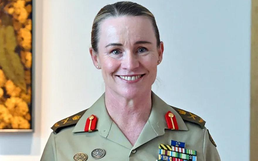 В этой стране женщина стала командующим армией -