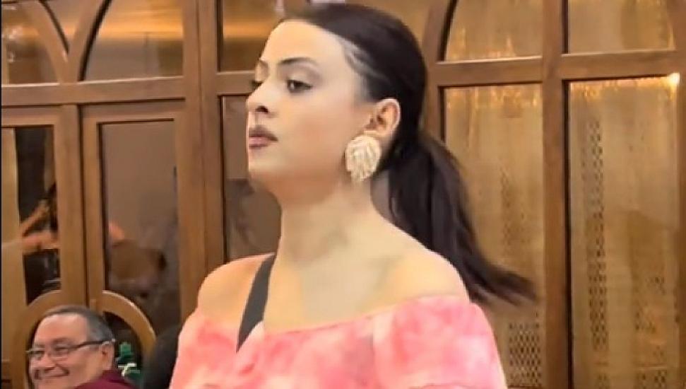 Toya gedən davulçu qadın qəzaya düşdü - 