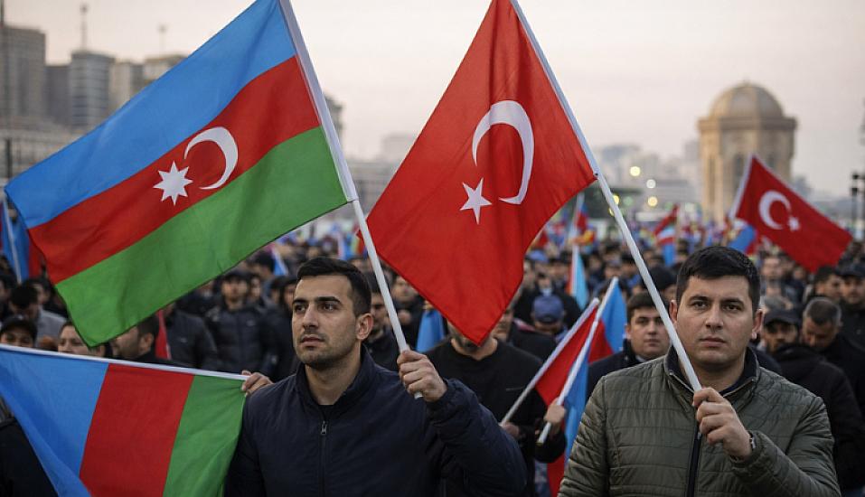 Турецкая идентичность или шиизм?