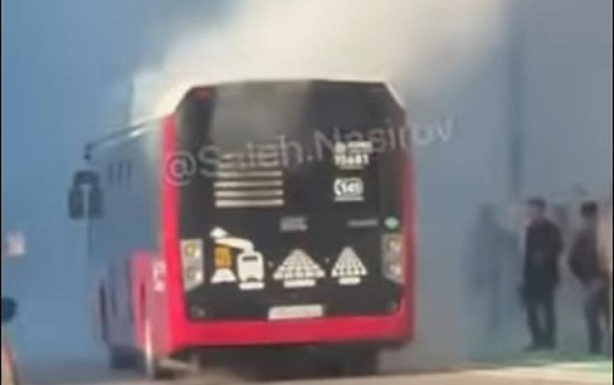 “BakuBus” avtobusunda tüstülənmə oldu - 