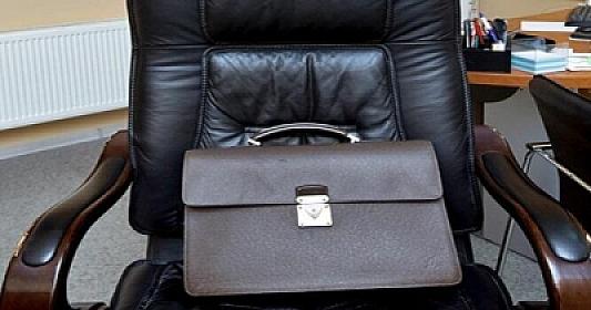 Xosrov İsmayılov vəzifəsindən azad 