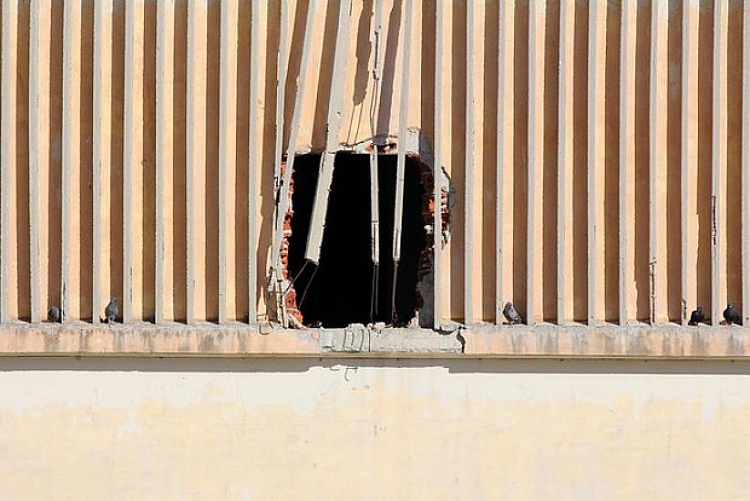 Göydən naməlum buz parçası düşdü – 