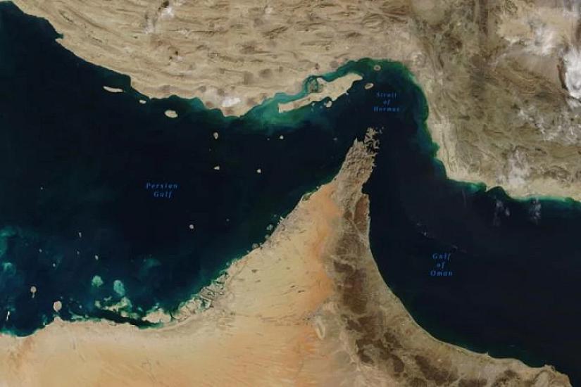 İran Hörmüz boğazını açıb