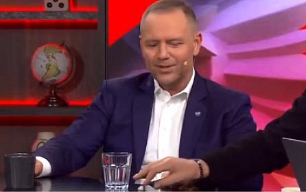 Efirdə “snus”dan danışan prezident gülməli vəziyyətə düşdü - 