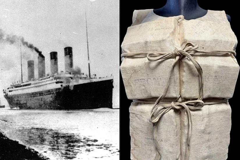 The life jacket of the "Titanic" passenger