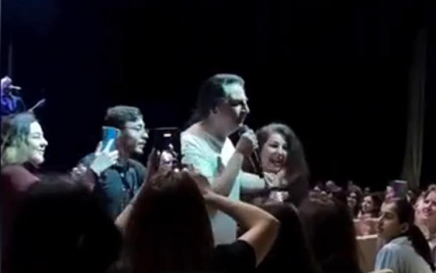 Çelik Bakıdakı konsertində tamaşaçılara hörmətsizlik etdi 