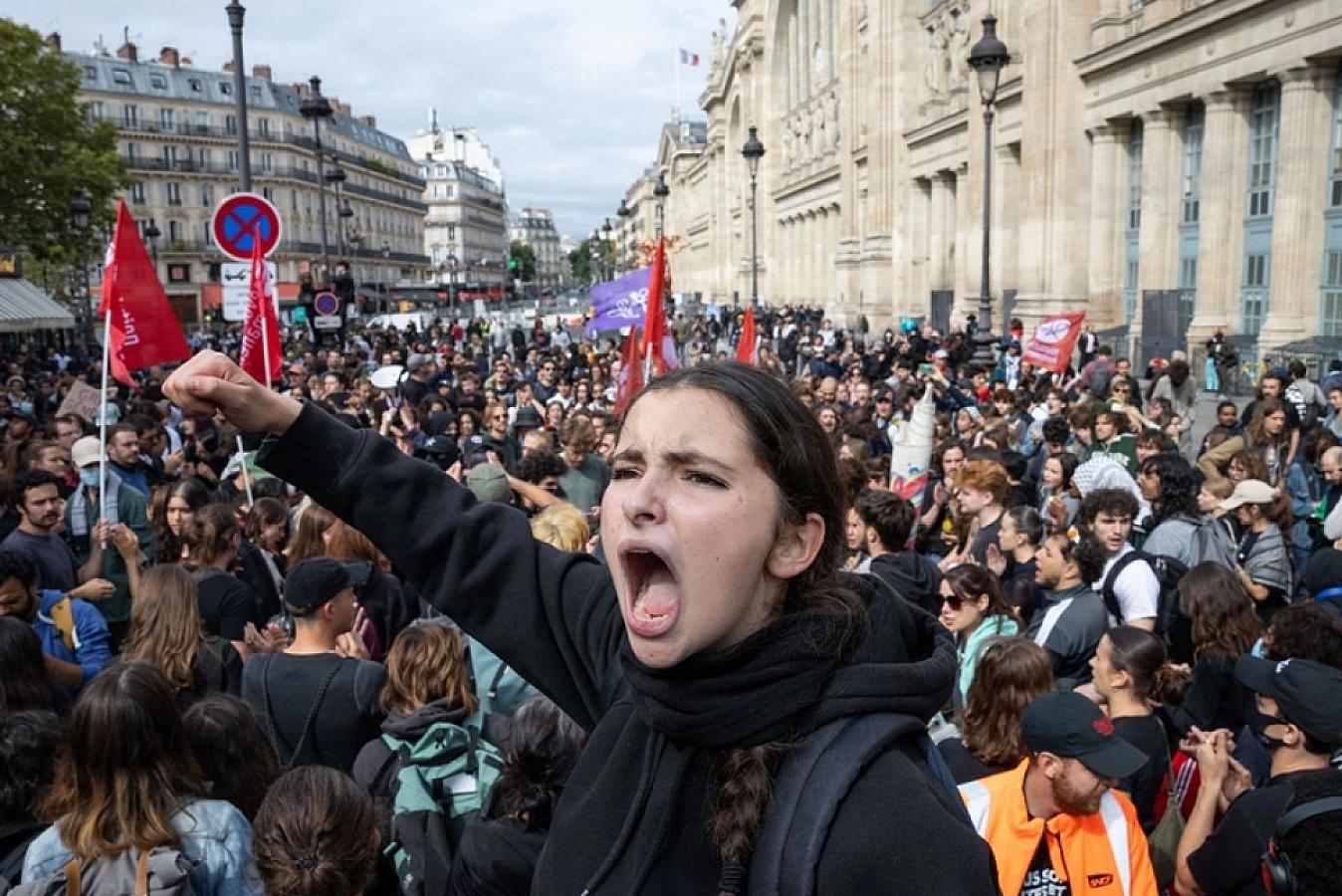 Fransada 300-dən çox aksiyaçı tutulub