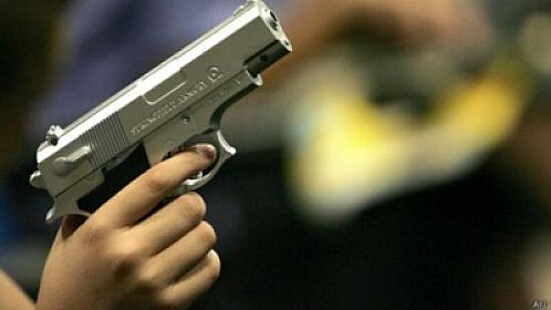 Uşaq təsadüfən kiçik qardaşını güllələdi –