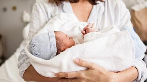 15 yaşında ana olan şəxsdən 