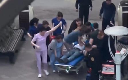 Врач пациента с остановившимся сердцем