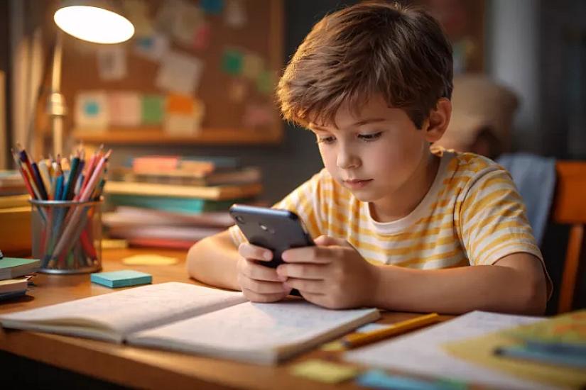 Почему ребёнок вместо того, чтобы учиться,