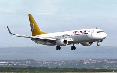 Peterburqdan havaya qalxan təyyarə məcburi 