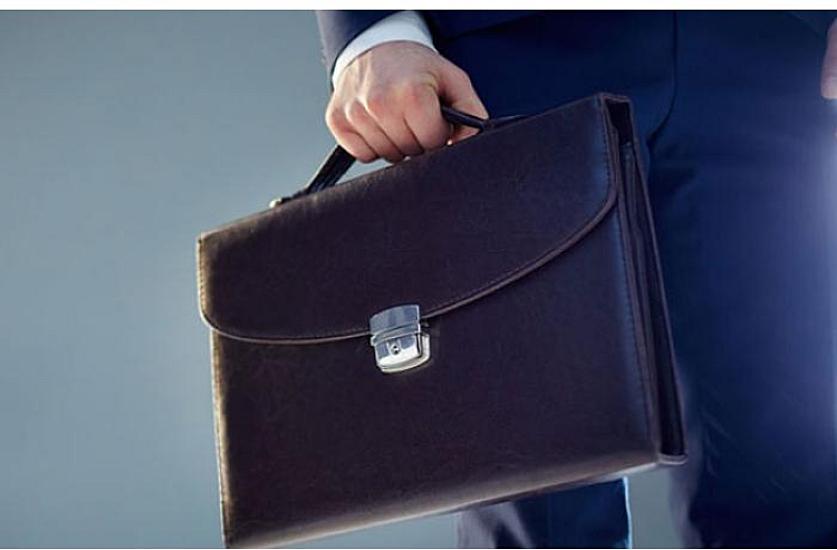 Министр УШЕЛ В ОТСТАВКУ –