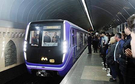 Bakı metrosunda qatar yoluna düşən 