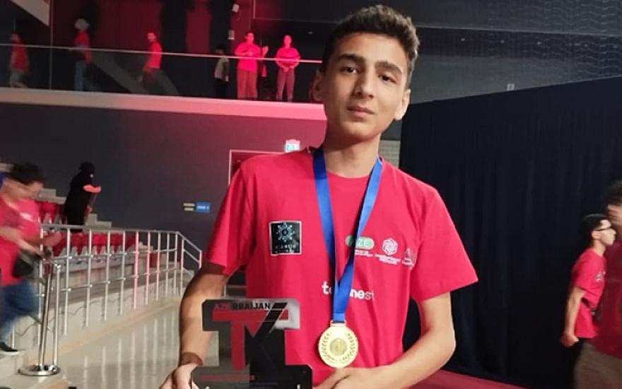 Şəmkir məktəblisi Mançester Universitetinə 