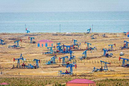 Azərbaycan nefti büdcə qiymətindən neçə dollar bahadır?