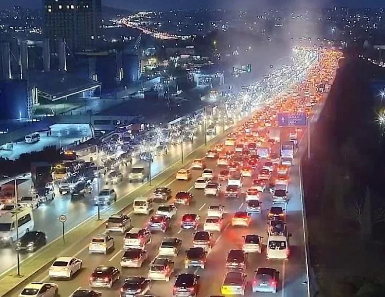 Tıxac müşkülü – onu həll etmək imkanları günbəgün tükənir