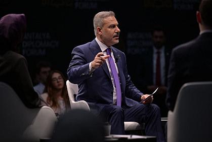 Gənclərlə görüşən Hakan Fidan verdiyi cavablarla gündəm oldu - 