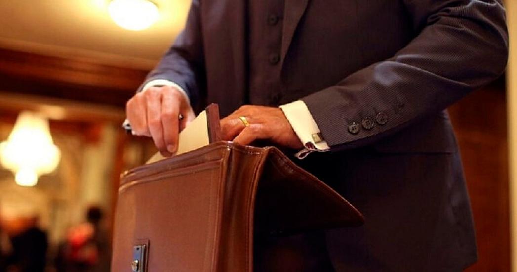 Bu deputatların maaşı 