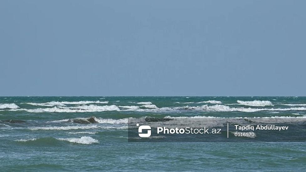 Sahildə ev tikənlərə