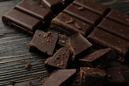 Tünd şokolad faydalı seçimdir, yoxsa 
