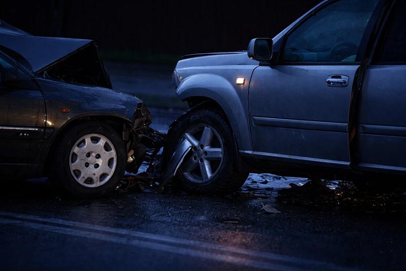 İki avtomobilin arasında qalaraq öldü - 