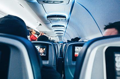 Sərnişinlər 2 saat təyyarədə 