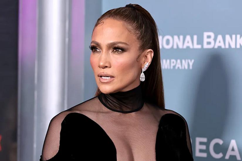 56 years old looks 26: Jennifer Lopez "stopped" time -