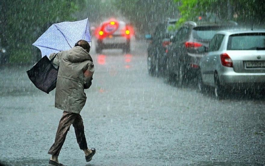 Külək əsir, yağış yağır - 