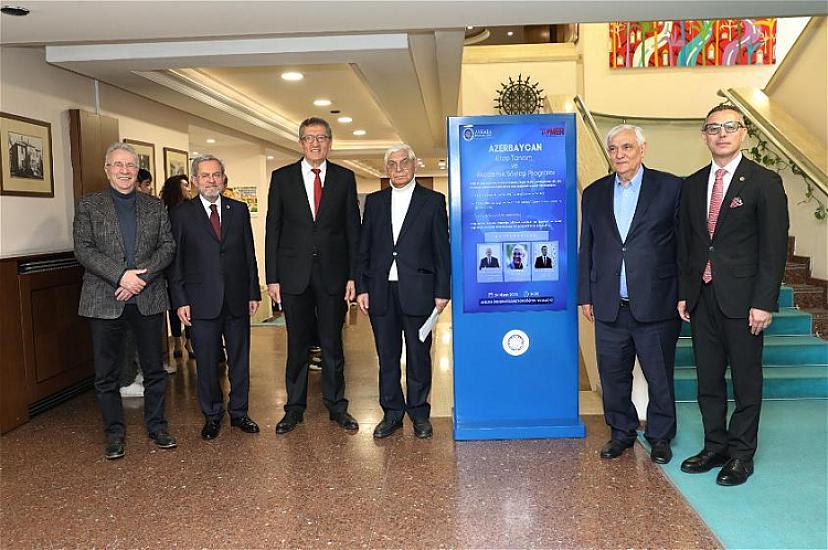 Ankara Universitetinin rektorundan Azərbaycan alimləri 