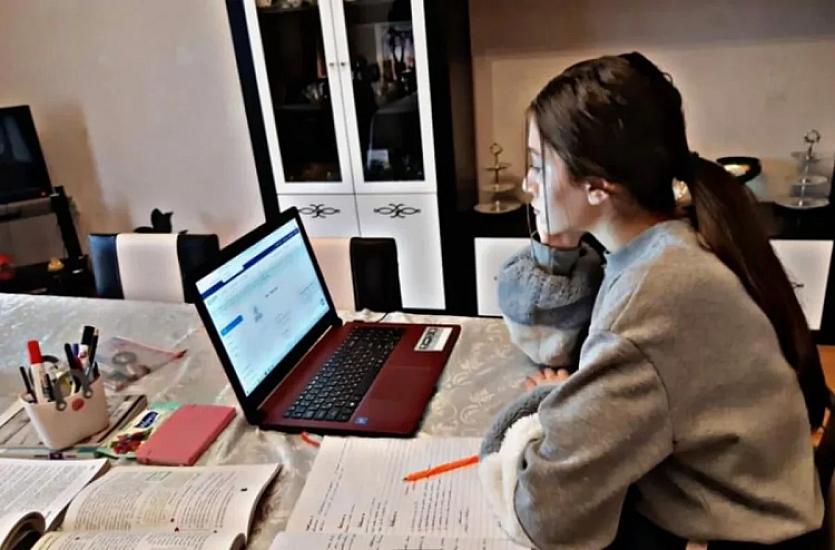 Schools to distance education