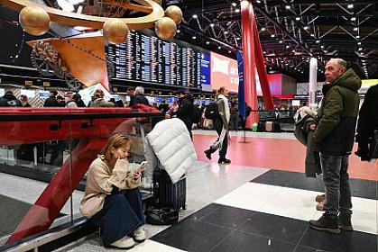 Sərnişinlər ac-susuz qalıblar, yerdə yatırlar: 