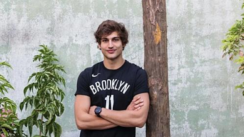 Young actor to the hospital