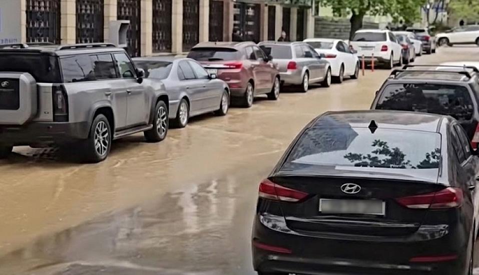 Bakıda boru partladı, 