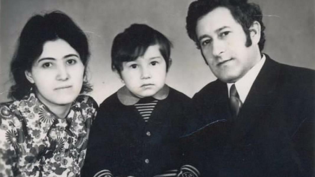 a8442521-8d9f-4b26-9c2d-d3f967f83f1f