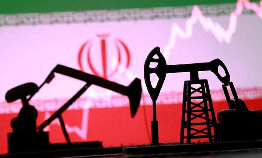 Иран начал сокращать добычу нефти -