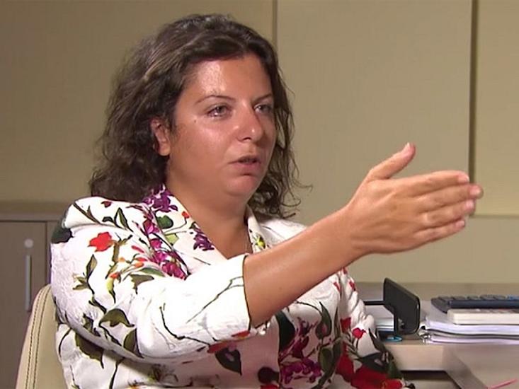 Zelenskinin səfərinə görə Paşinyanı 