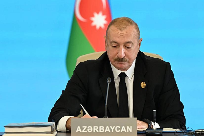Bir qrup xalçaçı "Tərəqqi" medalı ilə təltif edilib - 