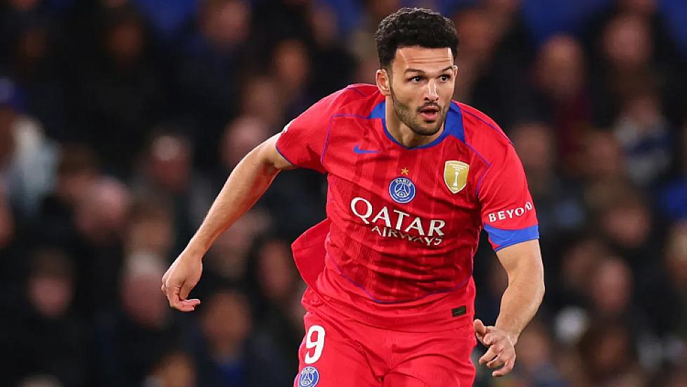 "Barcelona" with the Portuguese forward