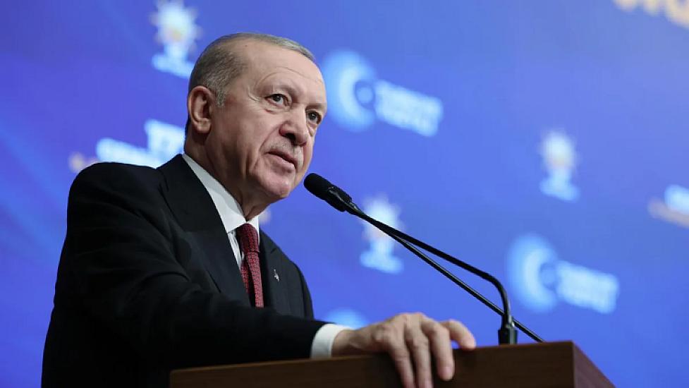 After Erdoğan's talks with Baku Macron did not allow [him/her/it] into Turkey.