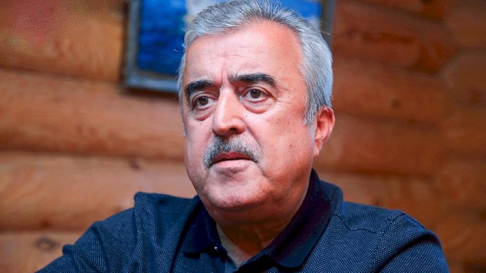 Etibar Məmmədov oğurluq edən yeniyetməni 