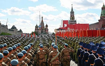 Putin Qırmızı Meydandakı paradda çıxış edib - 