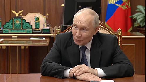 Putinlə görüşənlərə saat taxmaq qadağası
